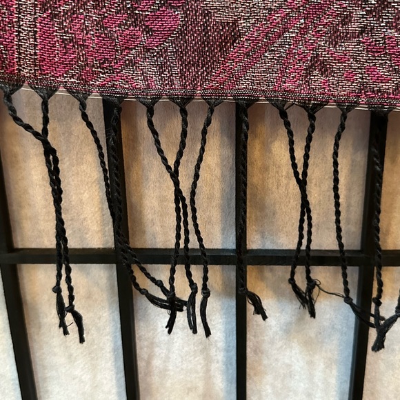 Pashmina Scarf red & Grey w/silver metallic thread & black fringe aprox 27”x 70” - Picture 8 of 8